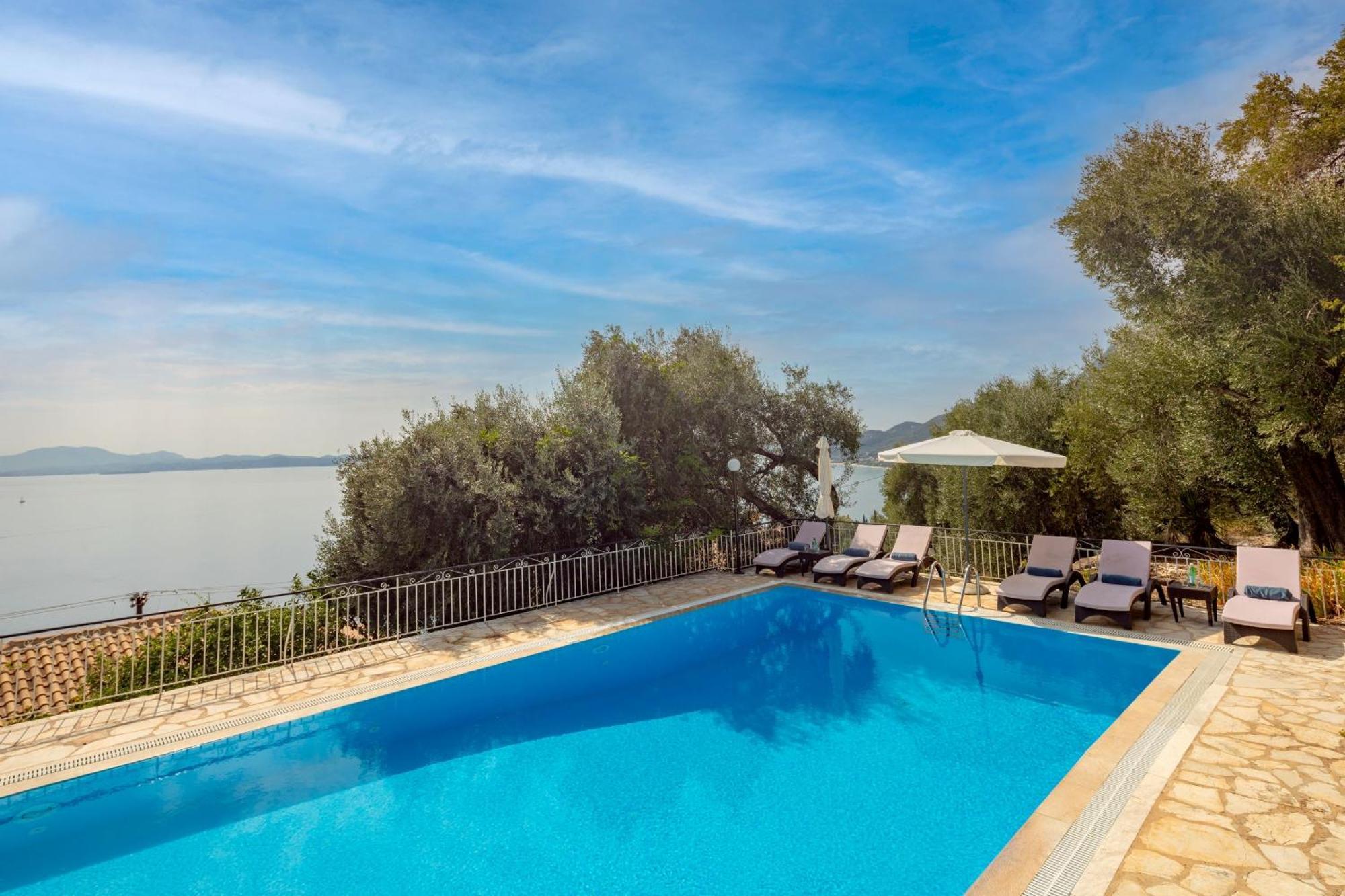 Villa Nafsika Nisaki  Exteriör bild