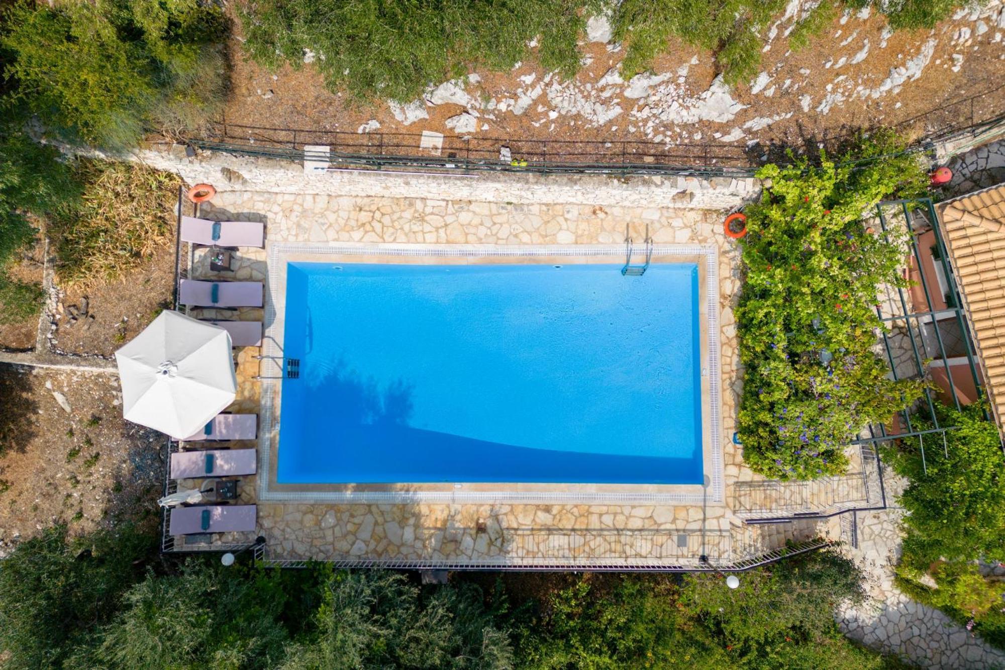 Villa Nafsika Nisaki  Exteriör bild